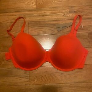 NWT Skims Fits Everybody T-Shirt Demi Bra